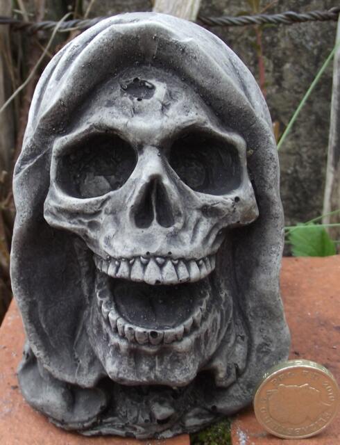 Small Hooded Skull - Stone Garden Ornament Hand Cast 8x8x11 cms 803 Grams - image 1