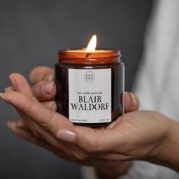 Smells Like Blair Waldorf Candle, Gossip Girl Gift, Luxury Soy Wax - thumbnail 1