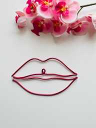 Wire Lip Wall Art - Makeup Beauty Room Decor Kiss - thumbnail 1