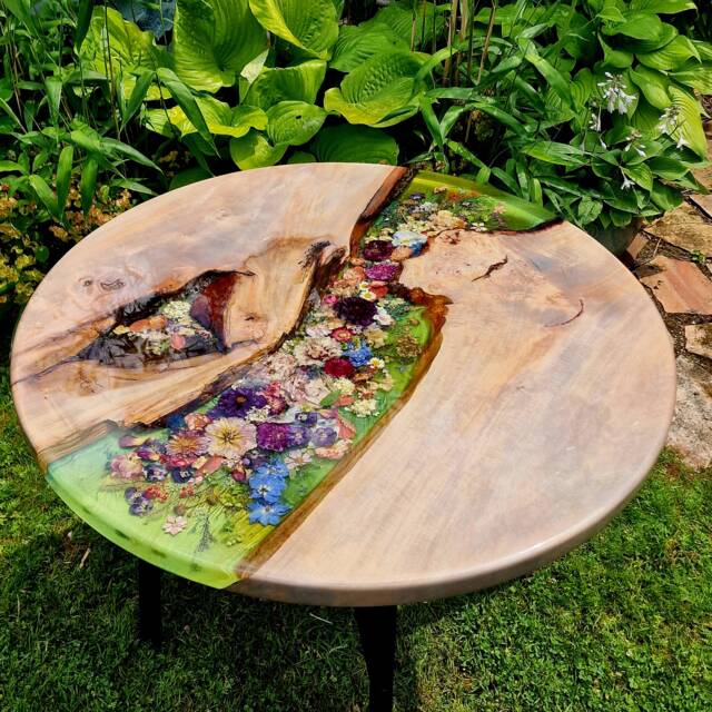 Round Dining Table, Led, Real Flower Design, Epoxy Resin Artwork, River Color Green - image 1