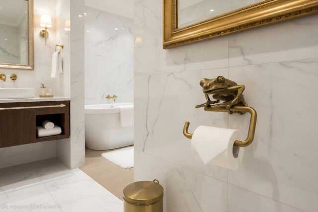 Brass Frog Toilet Paper Holder, Vintage Tree Bathroom Tissue Roll Holder Antique Decor Lover Housewarming Gift - image 1