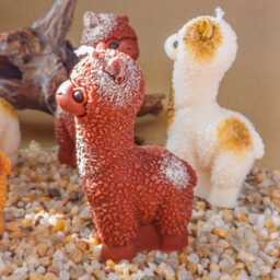 Alpaca Candle Handcrafted Soy & Beeswax Blend, Eco-Friendly Decor - thumbnail 2