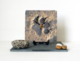 Paw Desk Clock - Print Dog's Dogs' Lover Gift Photo in Sand - thumbnail 1