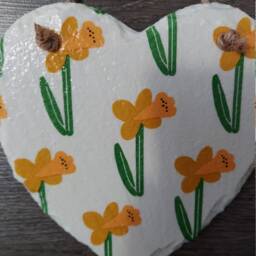 Daffodil Slate Heart Plaque Decoupage Spring Wall Hanging - thumbnail 2