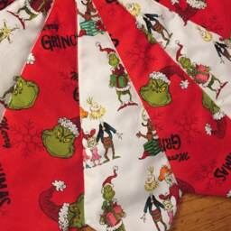 Christmas Tree Skirt, Table Top, Mini, Small, The Grinch Who Stole Christmas, Whoville, Quilted - thumbnail 3
