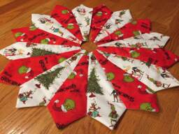 Christmas Tree Skirt, Table Top, Mini, Small, The Grinch Who Stole Christmas, Whoville, Quilted