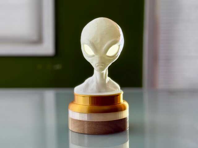 Grey Alien Head Led Lamp - Free Shipping Sci-Fi Night Light Handmade Ufo Decor For Fans I Want To Believe Area 51 Roswell