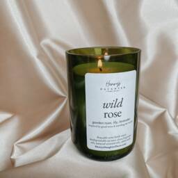 Wild Rose Wine Bottle Candle - Lavender & Rose - thumbnail 3
