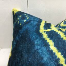 Handwoven Silk Ikat Pillow Cover 20x20, Modern Home Decor - thumbnail 3