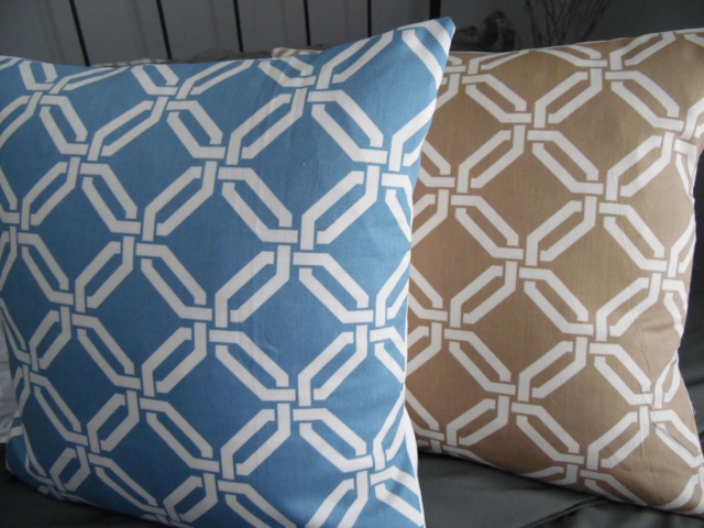 2 Color Optionselegant Links.khaki/White & Blue/White. Modern Yet Classic Pillow Covers.slipcovers.home Decor.toss Pillows.throw Pillows - image 1