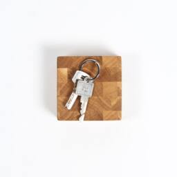 Wall Mounted Magnetic Key Holder Made From End Grain Oak Or Walnut - thumbnail 3