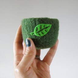 Air Plant Planter -Lavender Wool Felted Bowl With Bright Green Leaf - Ring Catch All Pot Gifts For Gardener - thumbnail 3