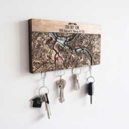 Custom Coordinates Key Organizer, Magnetic Family Map Holder - thumbnail 3