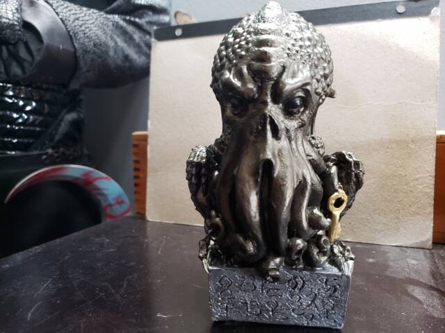 Cthulhu Statue - image 1