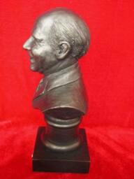 Sir Matt Busby Manchester United Manager Bust Figurine Sculpture By Legends Forever - thumbnail 2