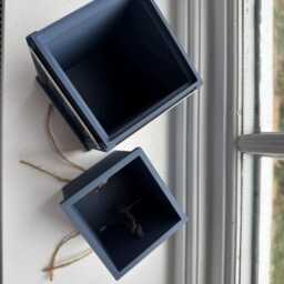 Tardis-Inspired Self Watering Planter - Custom Indoor Plant Pot Doctor Who Fan Gift - thumbnail 2