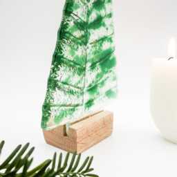 Large Fused Glass Christmas Tree Green 22cm - 8 1/2 - thumbnail 2
