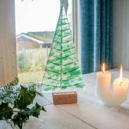 Large Fused Glass Christmas Tree Green 22cm - 8 1/2 - thumbnail 3