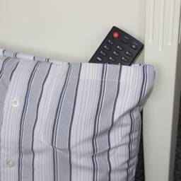 Pillow Cover Classic Blue - thumbnail 3