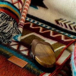 Ecuadane Blanket Brush - Handmade Wooden Natural Boar Bristles - thumbnail 3