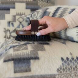 Ecuadane Blanket Brush - Handmade Wooden Natural Boar Bristles - thumbnail 4