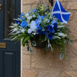 Blue & White Scotland Flag Artificial Flower Hanging Basket - St Andrew Colours Front Door Patriotic Outdoor Decor - thumbnail 2