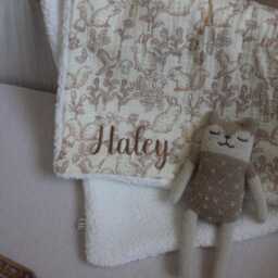 Embroidered Forest Pattern Baby Blanket - Personalized Birth Gift - thumbnail 4