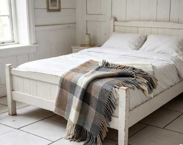 Blanket/Throw, 100% Pure New Wool, Grey, White, Tan, C/W Fringe Edge 140x185cms - image 1