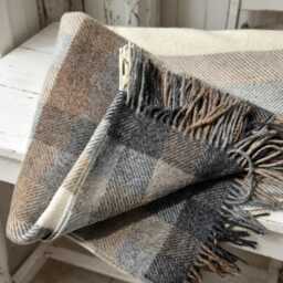 Blanket/Throw, 100% Pure New Wool, Grey, White, Tan, C/W Fringe Edge 140x185cms - thumbnail 4