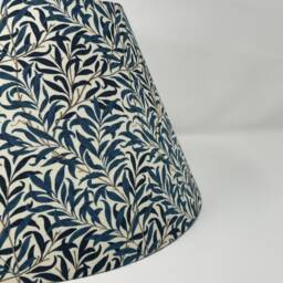 Willow Bough - Small Print Coolie Lampshade Navy in A William Morris Design - thumbnail 2