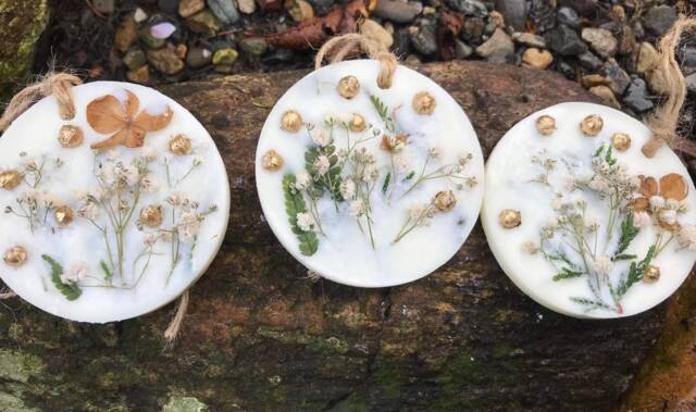 Set Of Three Wax Melt Gypsophila, Gold Flax, Melt, 100% Vegan, Festive Decor, Tree Christmas Decorations, Soy Wax, Tablet - image 1