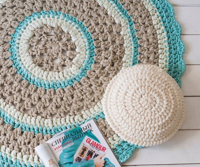 White Round Decorative Handmade Crochet Throw Cushion - image 1