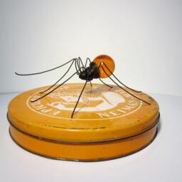 Spectacular Orange Spider Wire & Vintage Globe Repurposed Art, Free Shipping in Us - thumbnail 3