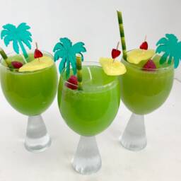 Lavender Scented Green Gel Candle in A Island Beach Cocktail Glass With Frosted Stem - thumbnail 4