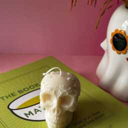 Skull Soy Wax Candle Midnight Haunter, Spooky Vegan Decor - thumbnail 4