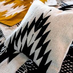 Rel??mpago Woven Wool Cushion, Decorative Throw Pillow, Mexican Textile Handwoven Pillow, Boho Throw Pillow - thumbnail 2
