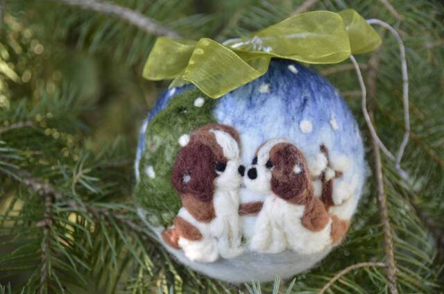 Felt Christmas Ball Ornament Cavalier King Charles Spaniels in Love - image 1