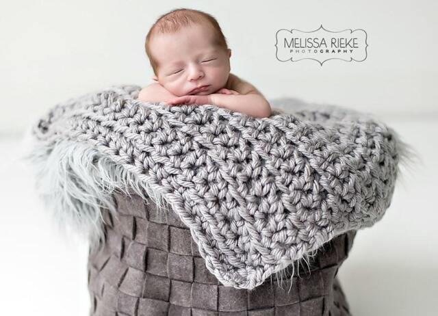Gray Newborn Baby Blanket Chunky Photo Prop - image 1