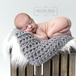 Gray Newborn Baby Blanket Chunky Photo Prop - thumbnail 2