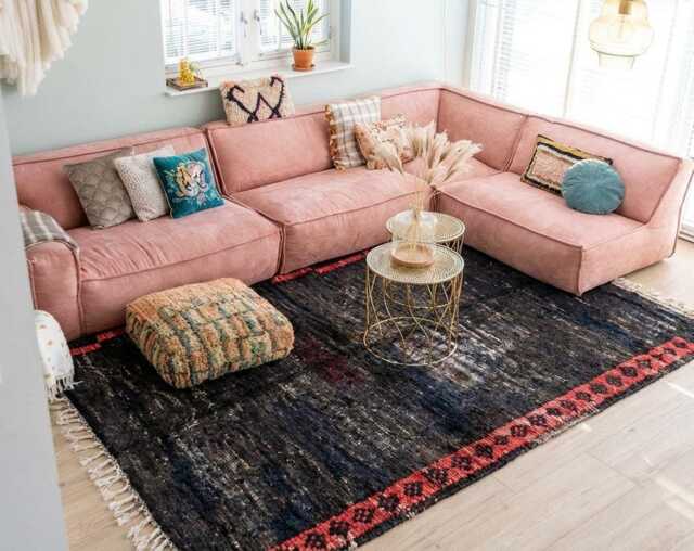 Black Red Geometric Border Rug - Large Area Floor Covering Hand Knotted Living Room Decor Rugs - image 1