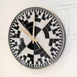 Stylish Black, White & Gold Bold Classic Wall Clock Luxurious Chequer Style Decorative Wallhanging Roman Numerals Large Home Decor - thumbnail 2