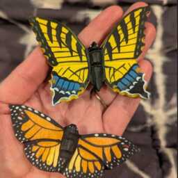 Monarch Butterfly Wood Figurine - Hand-Carved Garden Decor - thumbnail 3