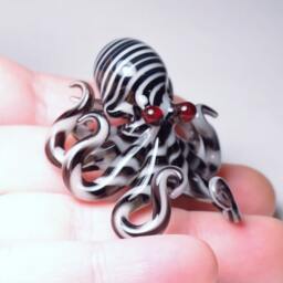 Glass Octopus Pendant Zebra Striped - thumbnail 4