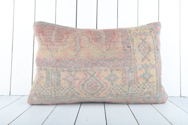 Handmade Turkish Kilim Pillow Cover Vintage Anatolian Design - 16x24 - image 1