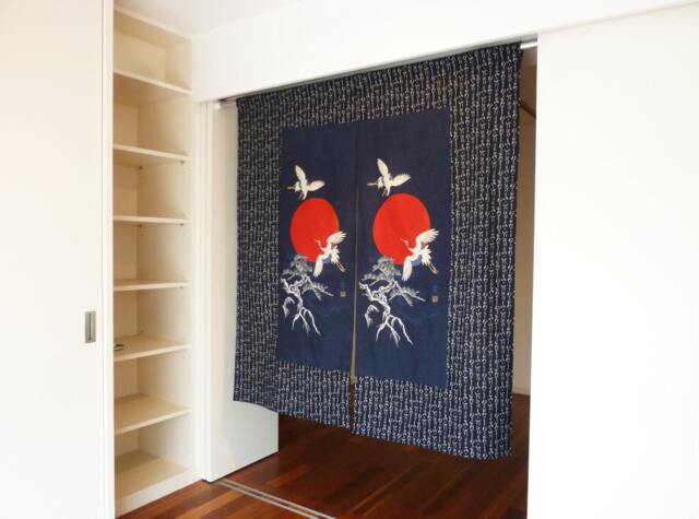 Japanese Noren Curtain, Order Made, Indigo Blue Noren, Kanji Fabric, Crane Wall Fabric Panel, 2 Panel Curtain Tissu - image 1