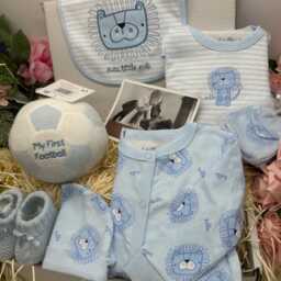 "New Baby Boy Gift Set Blue Lion Hamper - Cute Little Cub Bib, Sleepsuit, Booties & ""My First Football" - thumbnail 3