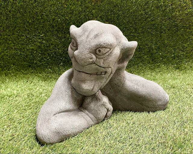 Large Concrete Gargoyle Statue/Garden Ornament Lawn Sculpture Frost Protected - image 1