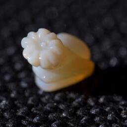Blooming Flower Opal Carving -2.92 Cts - thumbnail 1