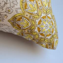 Yellow Medallion Pillow Cover - Jaclyn Smith Home Decor - thumbnail 3