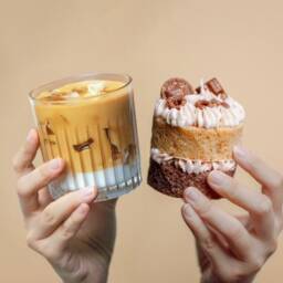 Dessert Candle Set - 2 Pieces - Coffee & Cake Scented Candles Made From Soy Wax - thumbnail 1